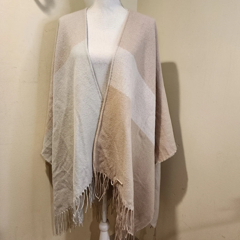 SOIA & KIO Color Block Fringe Poncho
